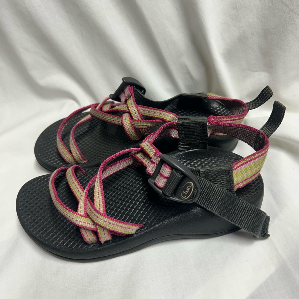 Youth Chaco Z2 sandals youth size Y 1 Pink /green , Hiking, Swimming, EUC Kids - Picture 3 of 9